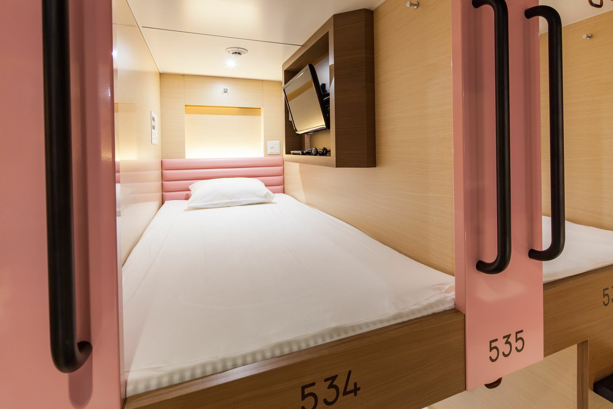 Y'S Cabin Osaka Namba מראה חיצוני תמונה